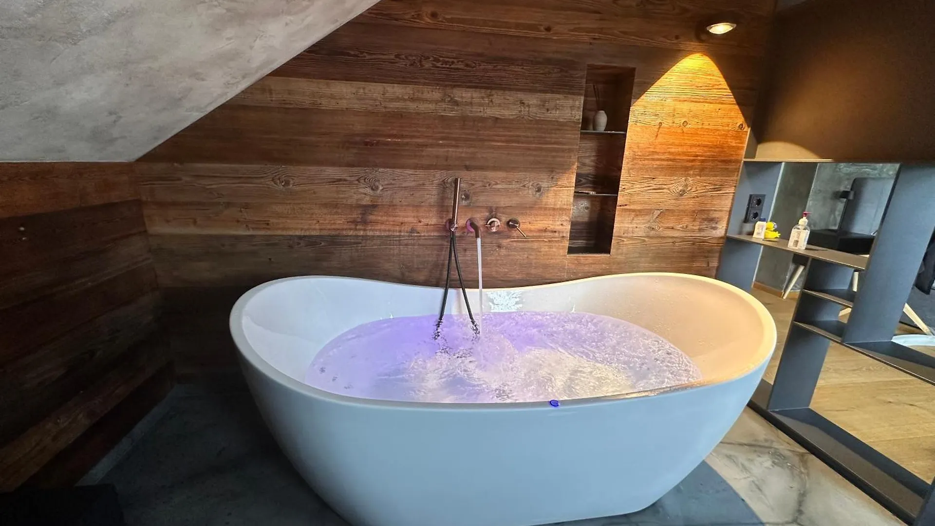 Appartement Der Extraklasse Mit Whirlpool 罗丁